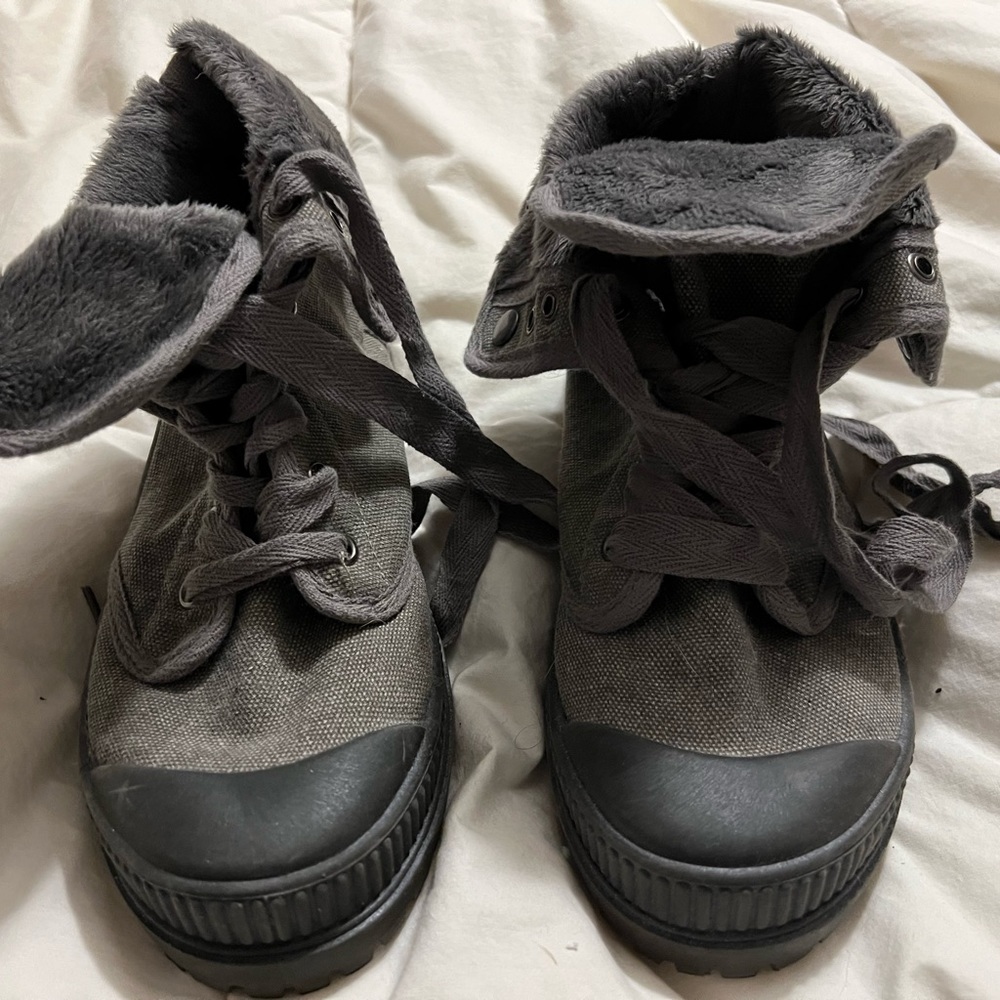 Very G fur lined shoes